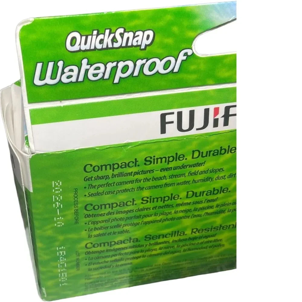 Fujifilm QuickSnap Waterproof 800 35mm Disposable Camera 27 Exposures - OCT 2026